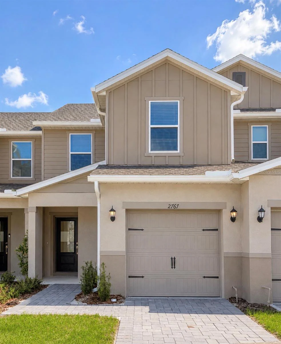 Casa geminada nova em The Sanctuary — 2767 Raindrop Run St